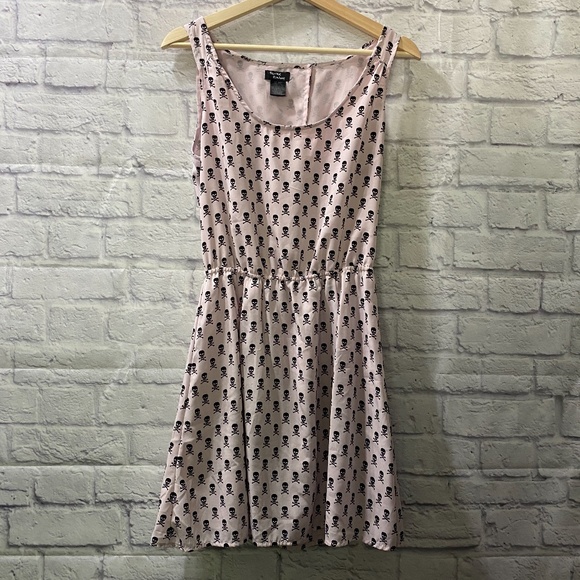 Teenage Runaway Pink And Black Skull Print Dress - Picture 1 of 7